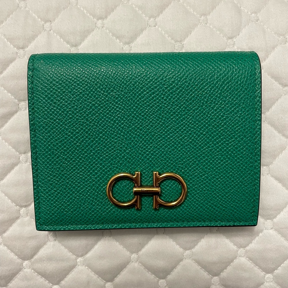 Ferragamo women’s Bi-Fold Gancini wallet